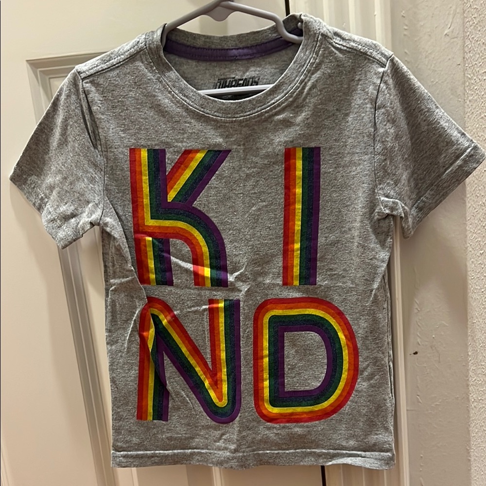 Gray Short Sleeve Graphic Tee T-shirt Rainbow 'KIND' Design 4